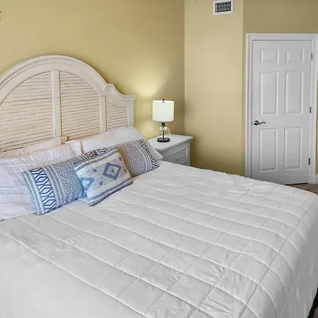 Smp 208 - Stunning 3 Bedroom Beachfront Condo!